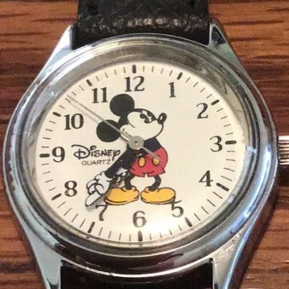 Disney Mickey Mouse watch Vintage Mickey Mouse Watch - Picture 4 of 10